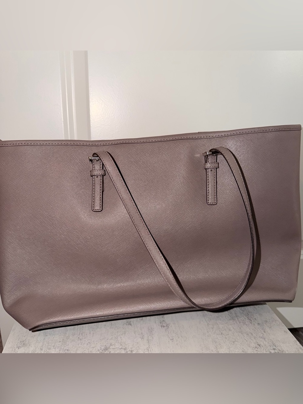 Michael Kors Jet Set Travel Medium Top-Zip Tote - Picture 2 of 4
